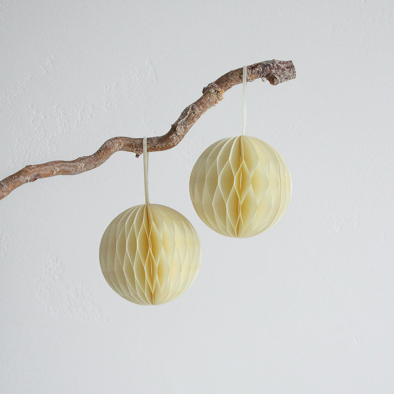 Round Honeycomb Decoration - Off White Set of 4