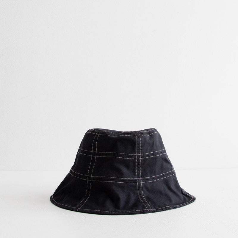 Contrast Stitch Bucket Hat - Black